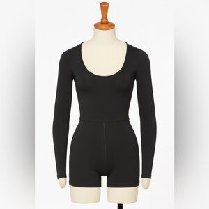 Aritzia Wilfred Free Kaz Romper EUC Size M black